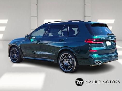 Green 2026 BMW ALPINA XB7 Base