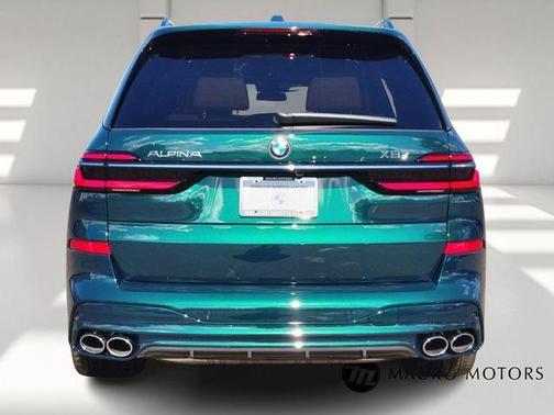 Green 2026 BMW ALPINA XB7 Base