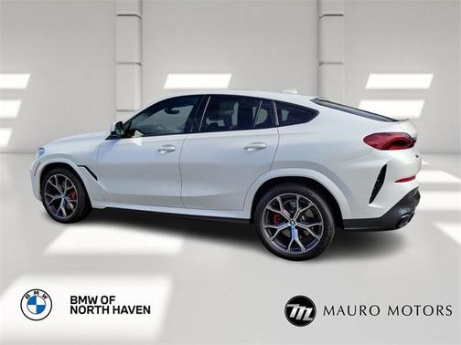 2022 BMW X6 M50i