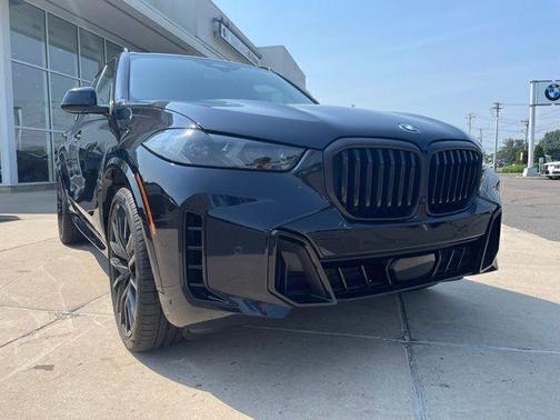 Black 2025 BMW X5 xDrive40i