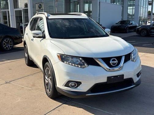 Pearl White 2016 Nissan Rogue SL