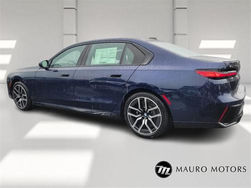 2026 BMW 740 i xDrive