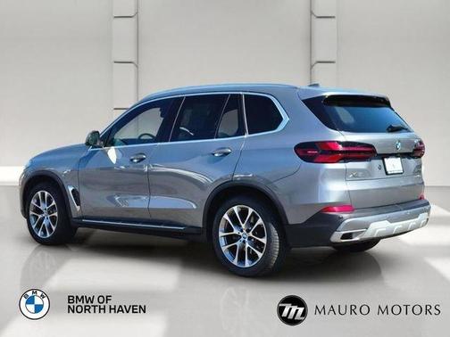 Gray 2024 BMW X5 xDrive40i