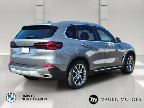 Gray 2024 BMW X5 xDrive40i