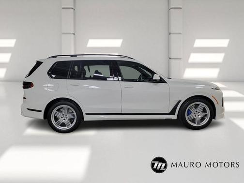 2025 BMW X7 ALPINA XB7