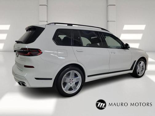 2025 BMW X7 ALPINA XB7