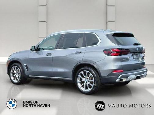 Gray 2024 BMW X5 xDrive40i