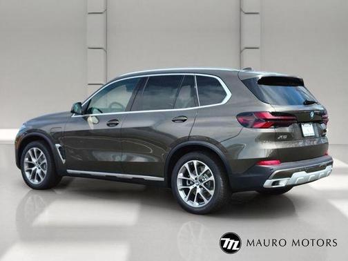 Green 2026 BMW X5 PHEV xDrive50e