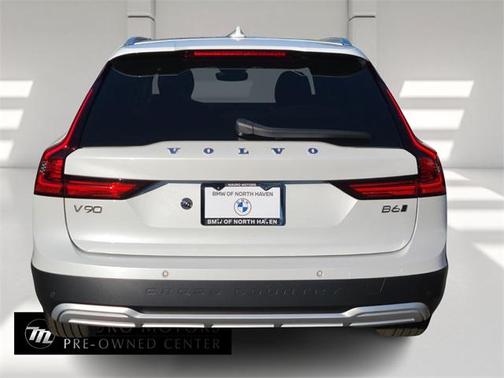 2022 Volvo V90 Cross Country B6