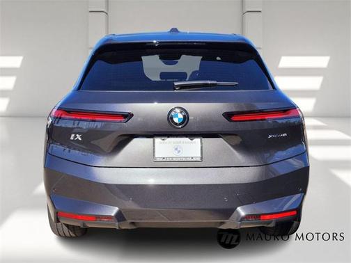 2026 BMW iX xDrive45