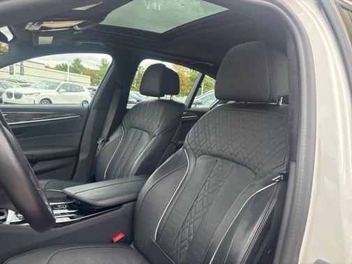 2022 BMW M550 i Xdrive