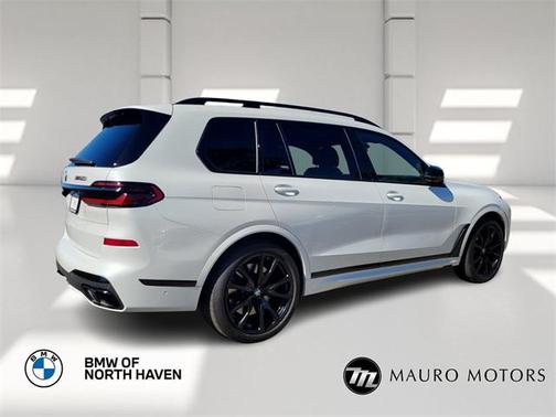 2024 BMW X7 M60i