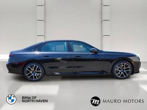 Black 2023 BMW i7 xDrive60