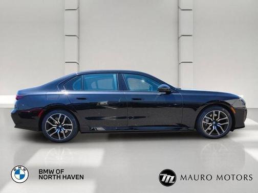 Black 2023 BMW i7 xDrive60