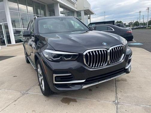 Gray 2023 BMW X5 xDrive40i