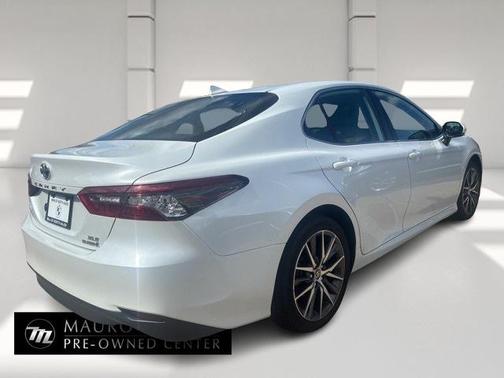 2023 Toyota Camry Hybrid XLE