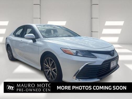 2023 Toyota Camry Hybrid XLE