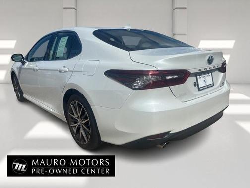 2023 Toyota Camry Hybrid XLE