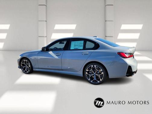 2025 BMW 330 i xDrive