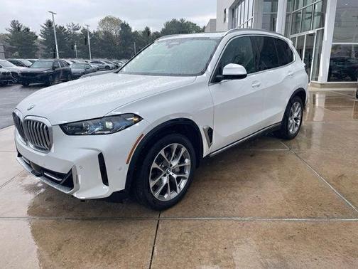 White 2024 BMW X5 xDrive40i