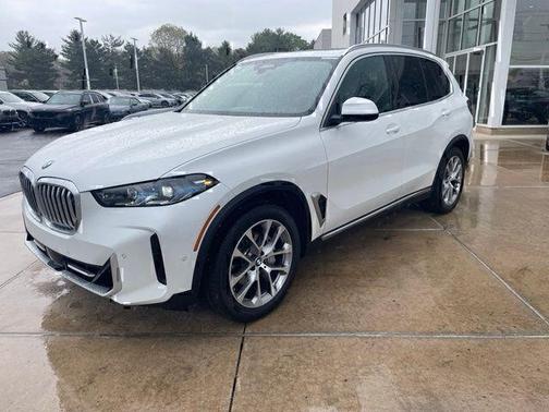 White 2024 BMW X5 xDrive40i