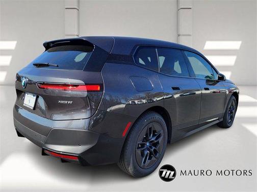 2025 BMW iX xDrive50