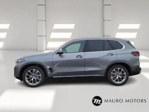 Gray 2026 BMW X5 xDrive40i