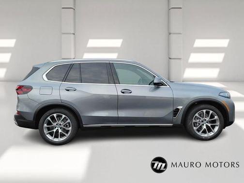Gray 2026 BMW X5 xDrive40i
