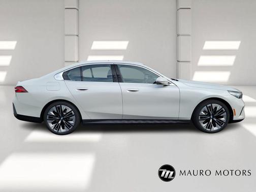 2026 BMW 530 i xDrive