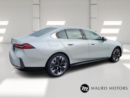 2026 BMW 530 i xDrive