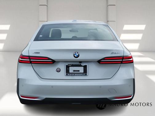 2026 BMW 530 i xDrive