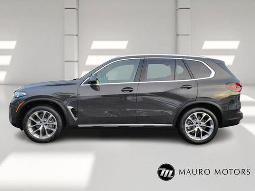 Gray 2026 BMW X5 xDrive40i