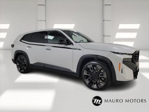 2025 BMW XM Base