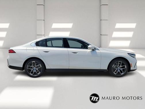 2026 BMW 530 i xDrive