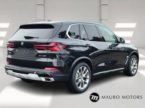 Black 2026 BMW X5 xDrive40i