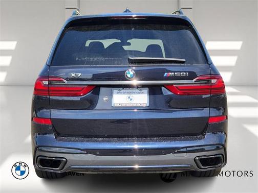 2022 BMW X7 M50i
