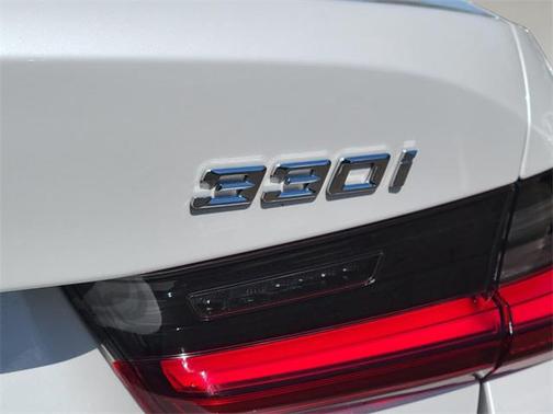 2024 BMW 330 i xDrive