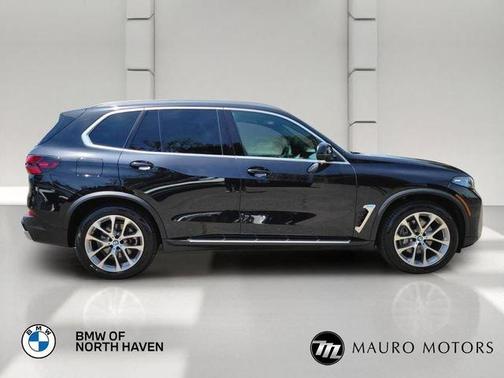 Black 2024 BMW X5 xDrive40i