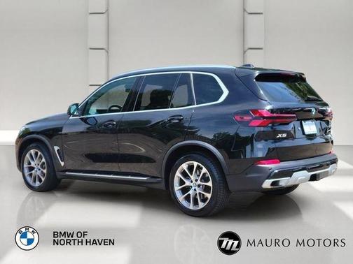 Black 2024 BMW X5 xDrive40i