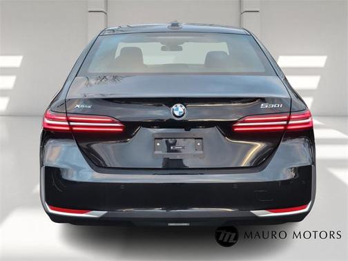 2025 BMW 530 i xDrive