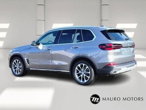 Gray 2026 BMW X5 xDrive40i
