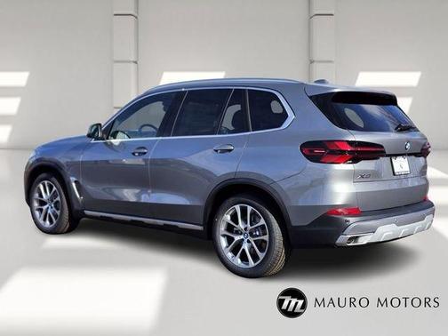 Gray 2026 BMW X5 xDrive40i