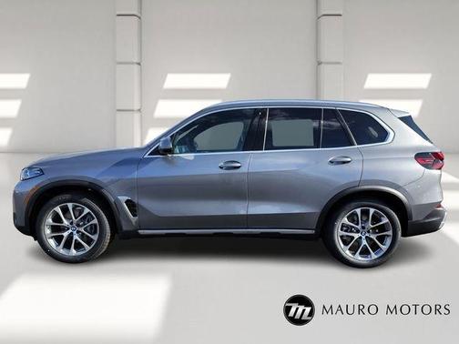 Gray 2026 BMW X5 xDrive40i