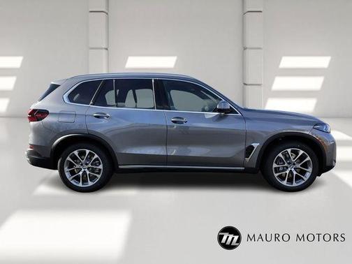 Gray 2026 BMW X5 xDrive40i