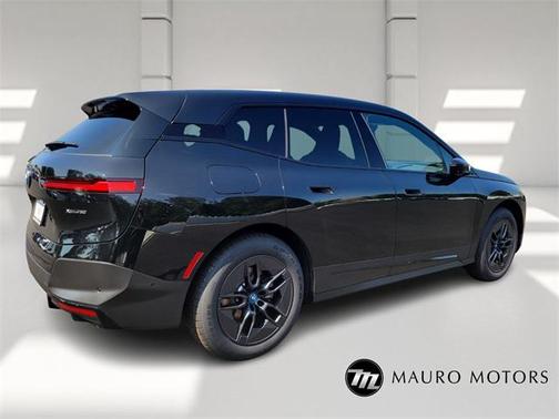 2025 BMW iX xDrive50