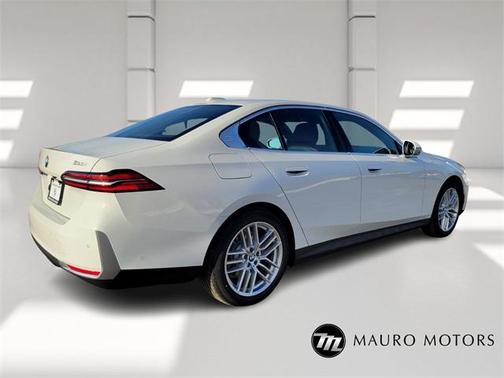 2025 BMW 530 i xDrive