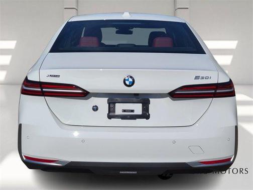 2025 BMW 530 i xDrive