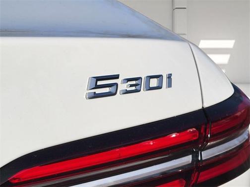 2025 BMW 530 i xDrive