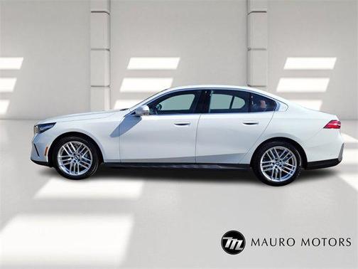 2025 BMW 530 i xDrive