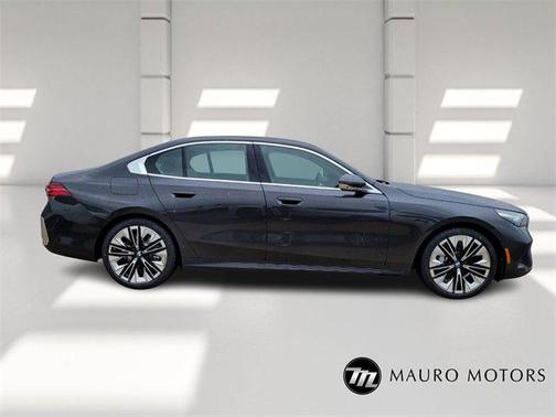 2026 BMW 530 i xDrive